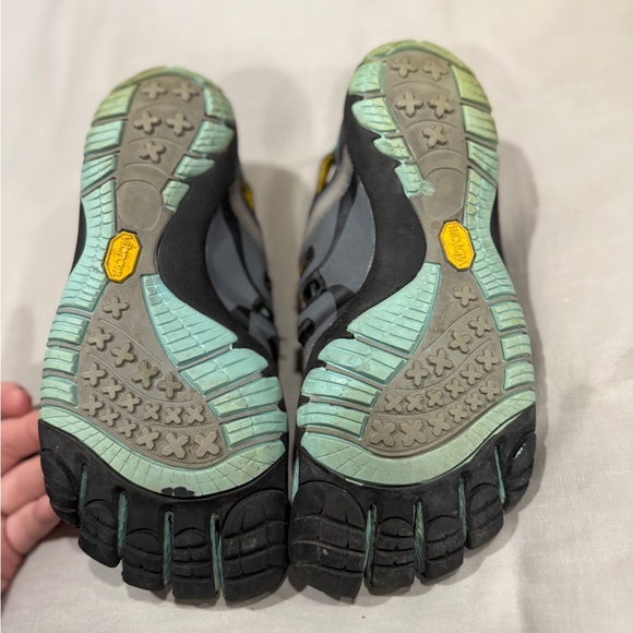 Vibram FiveFingers Women’s size 37 - Picture 1 of 2